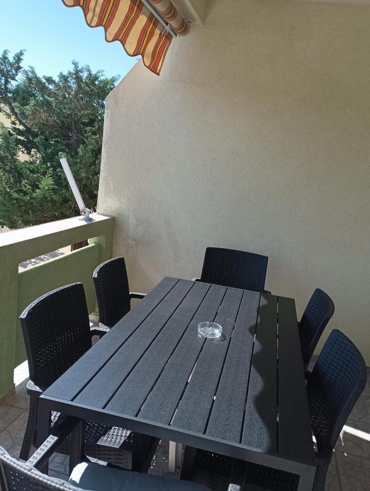 Apartmani Ana Vir Exterior foto