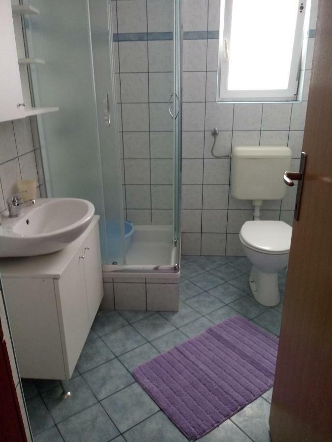 Apartmani Ana Vir Exterior foto