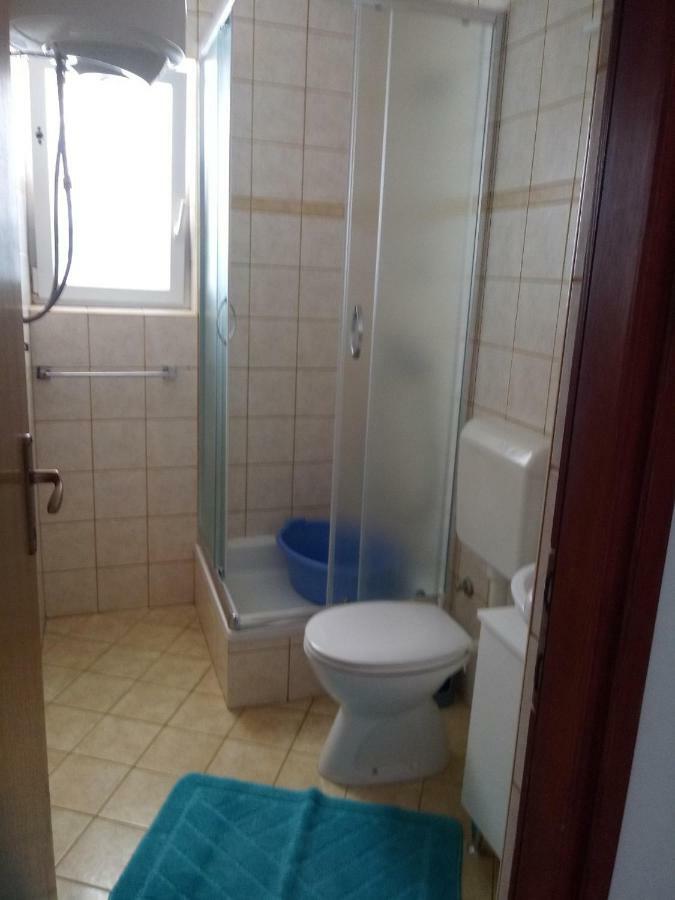 Apartmani Ana Vir Exterior foto
