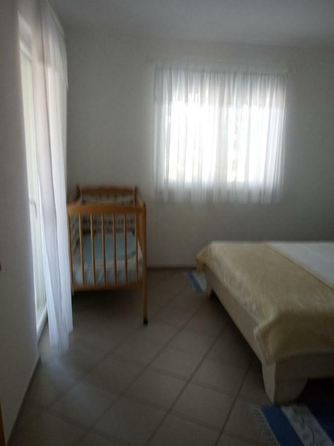 Apartmani Ana Vir Exterior foto